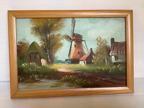 Illustration numéro 2 du produit Petit tableau village avec un moulin huile sur toile signée