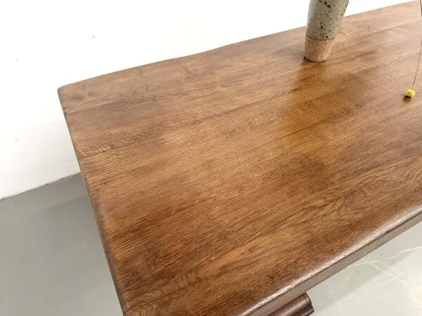 Illustration numéro 2 du produit Table monastère en chêne massif, balustres tournés, France, années 1930