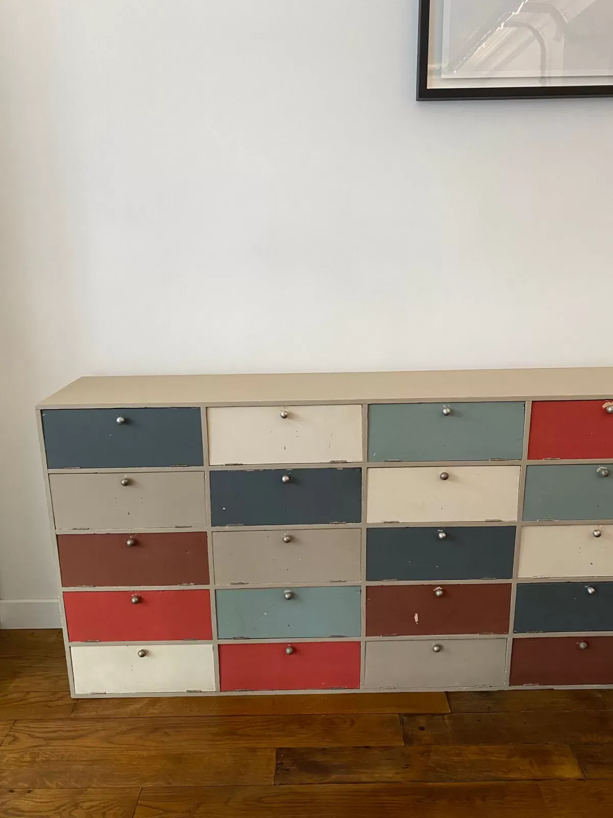 Illustration numéro 2 du produit Meuble de métier en bois