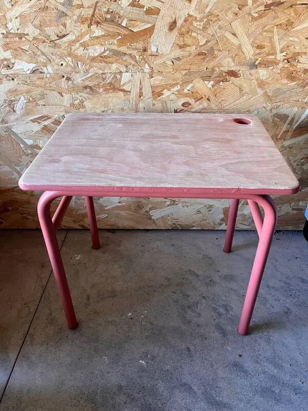 Illustration numéro 2 du produit Bureau écolier