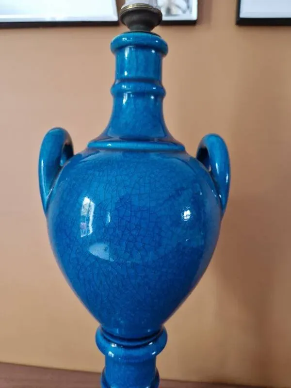 Illustration numéro 2 du produit Pol Chambost (1906-1983) - Pied de lampe en céramique craquelée bleue