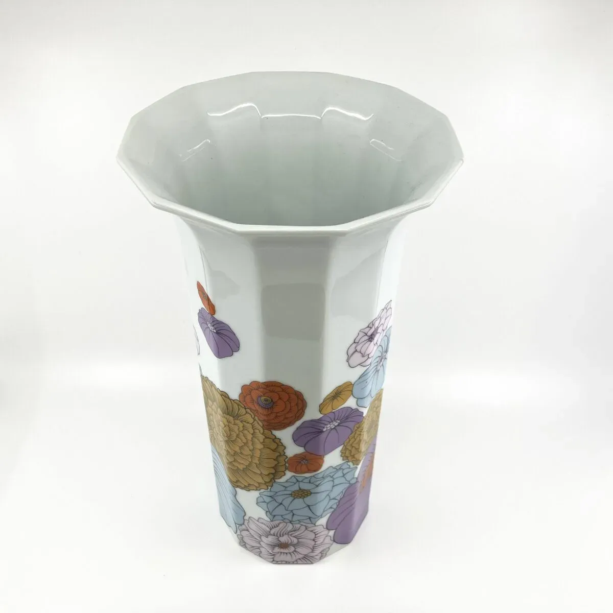 Illustration numéro 2 du produit Grand vase  en porcelaine • Rosenthal • Tapio Wirkkala • Germany 1979