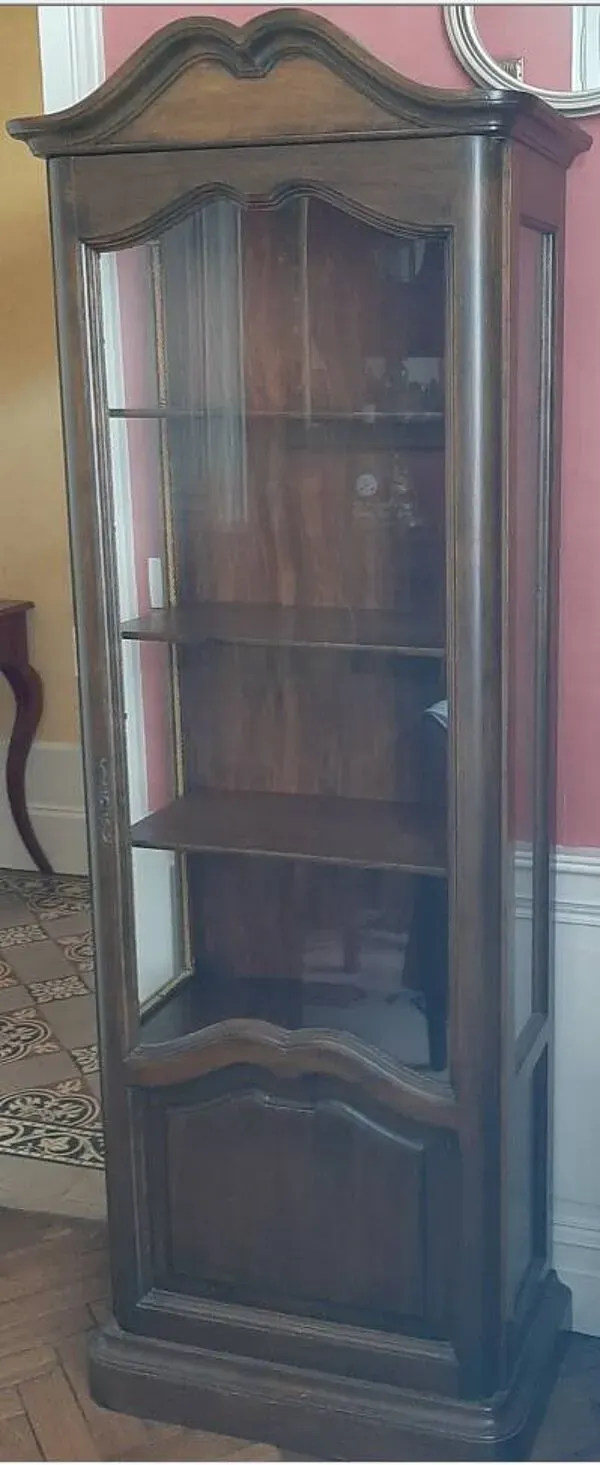 Illustration numéro 2 du produit Vitrine style classique en bois verni