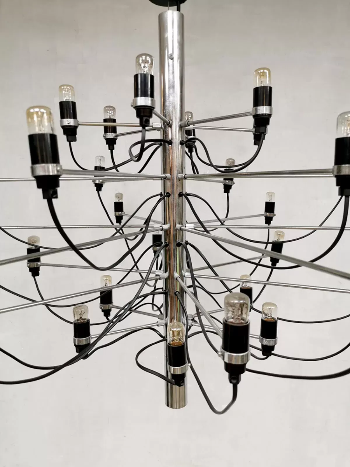 Illustration numéro 2 du produit Lustre par Gino Sarfatti pour Flos