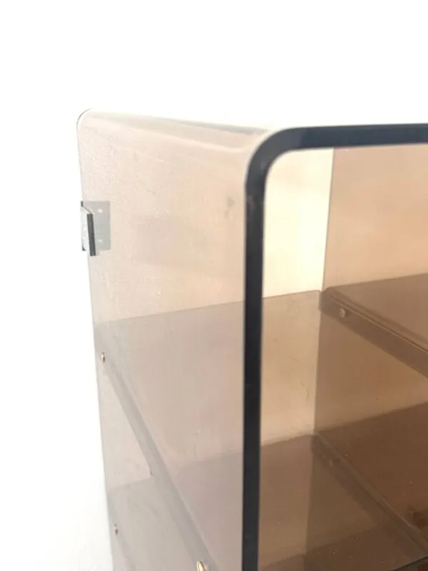 Illustration numéro 2 du produit Bibliothèque en plexiglas fumé Michel Dumas