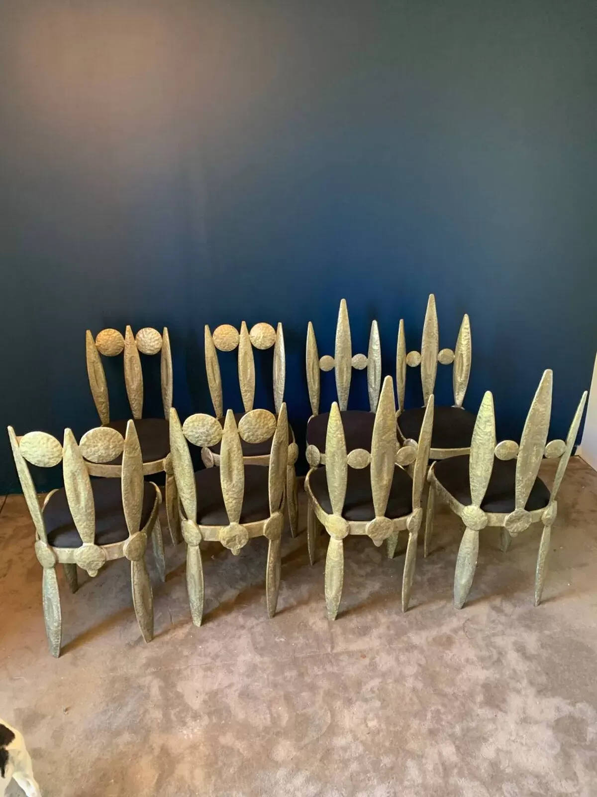 Illustration numéro 2 du produit suite de huit chaises