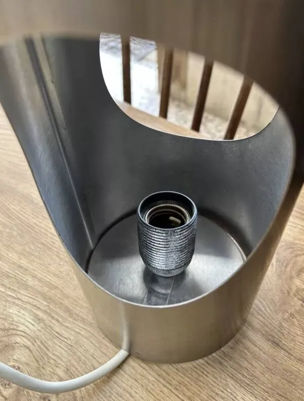 Illustration numéro 2 du produit Paire de lampes Space Age UFO en acier chromé