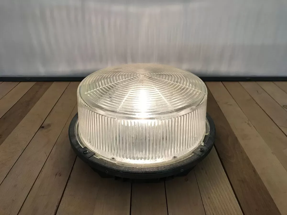 Illustration numéro 2 du produit Plafonnier industriel verre Mazda