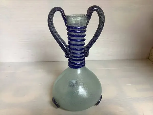 Illustration numéro 2 du produit Vase avec anses Scavo bleu