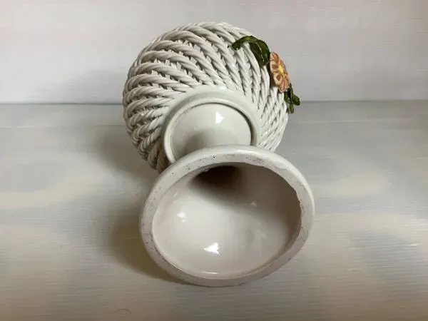 Illustration numéro 2 du produit Vide poche baguier céramique tressée