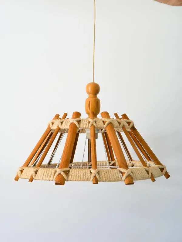 Illustration numéro 2 du produit Suspension scandinave en bois et corde, 1960