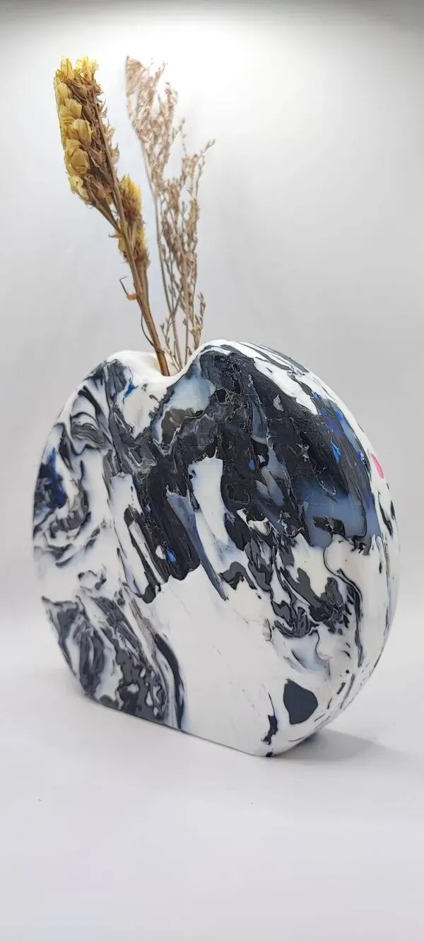 Illustration numéro 2 du produit Soliflore en plastique recyclé