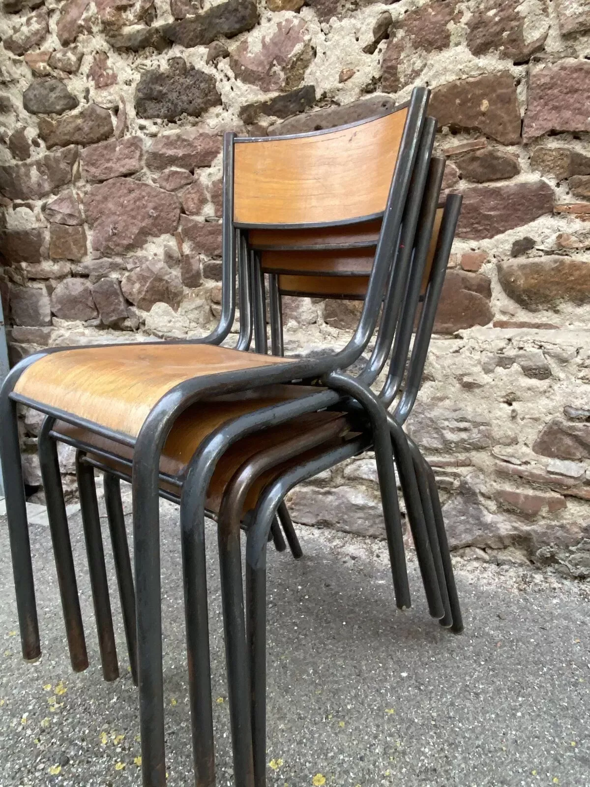 Illustration numéro 2 du produit lot de 4 chaises d'école industrielle école vintage collectivités French School chairs Mullca