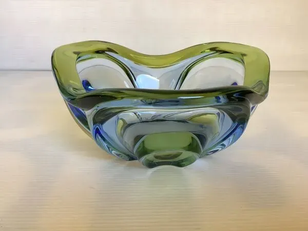 Illustration numéro 2 du produit Vide poche coupe bicolore Murano