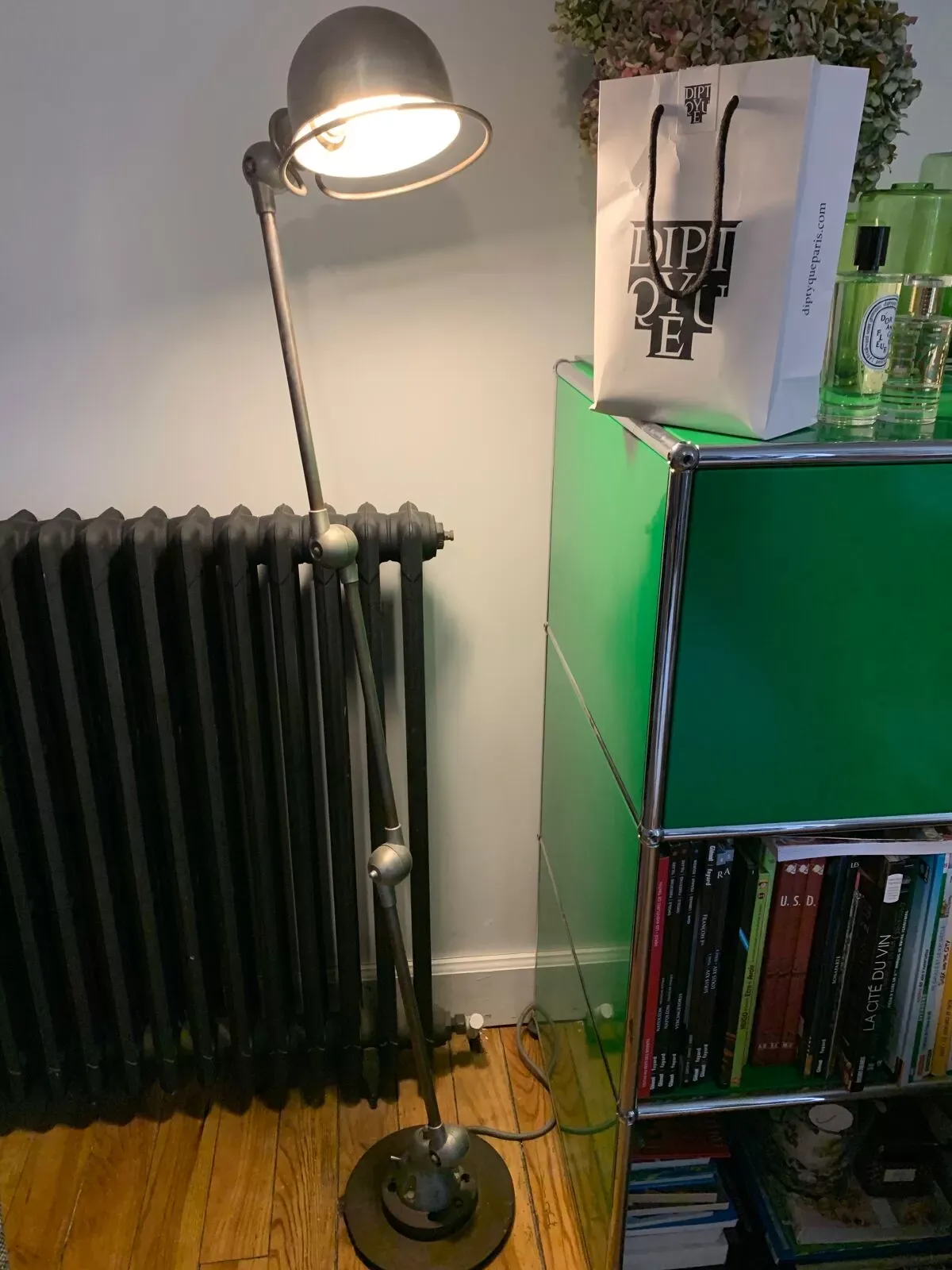 Illustration numéro 2 du produit Lampadaire jielde 3 bras