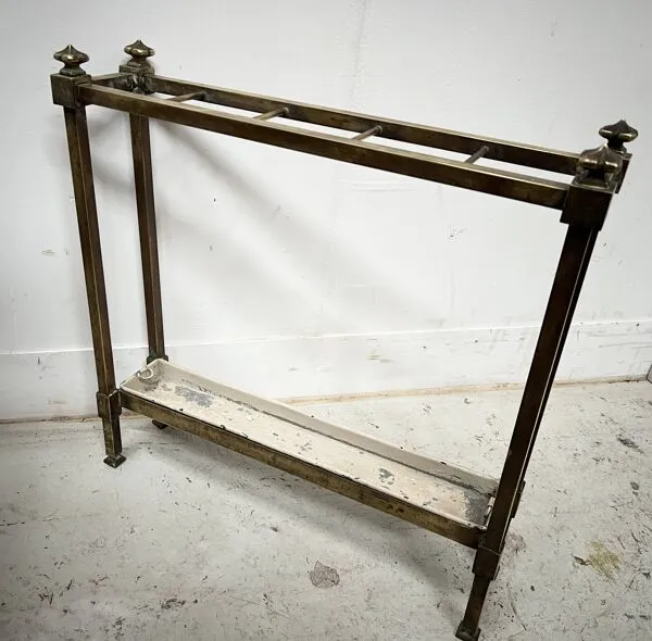 Illustration numéro 2 du produit Porte parapluies en laiton et tole XX siècle