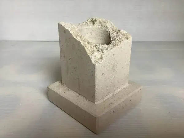 Illustration numéro 2 du produit Bougeoir en travertin