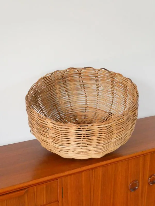 Illustration numéro 2 du produit Suspension géante en osier, forme Ronde, 1970 - 54 X 34 cm