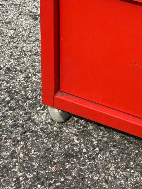 Illustration numéro 2 du produit Caisson en métal par Prisunic 1970