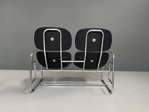 Illustration numéro 2 du produit Canapé italien 2 places