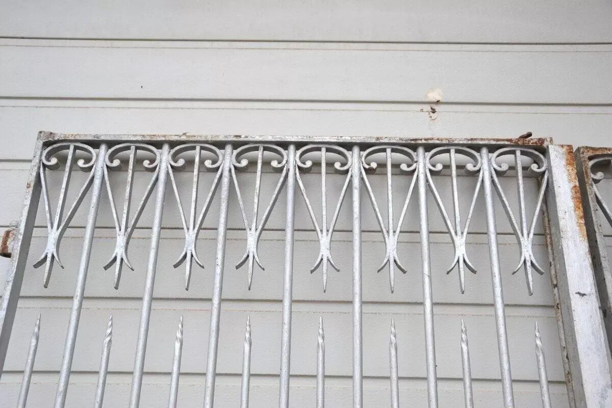 Illustration numéro 2 du produit Portail en fer forgé 180 x 213