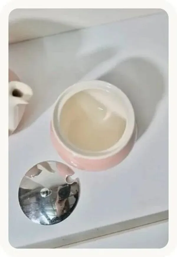 Illustration numéro 2 du produit Théière et sucrier vintage Villeroy & Boch rose poudré