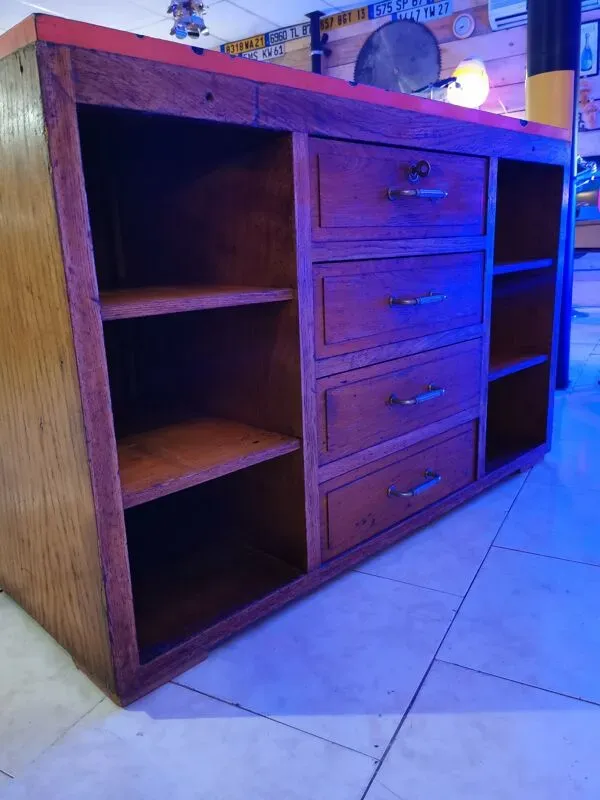 Illustration numéro 2 du produit Meuble de métier tailleur mercerie