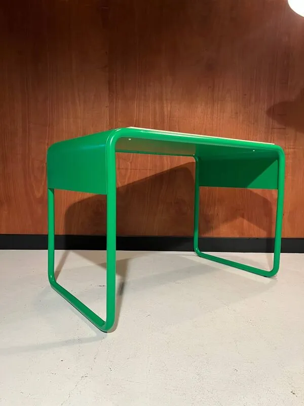 Illustration numéro 2 du produit Bureau vintage vers 1970