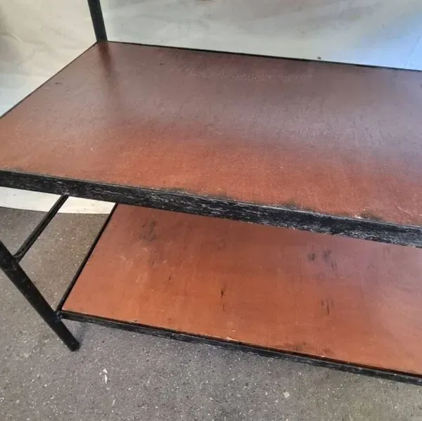 Illustration numéro 2 du produit Console, étagère sur pied industrielle