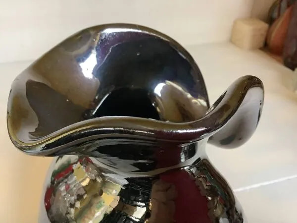 Illustration numéro 2 du produit Vase moderniste Thomas Buxo irisé