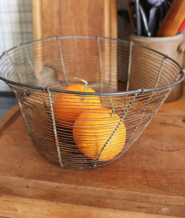 Illustration numéro 2 du produit Panier Corbeille ronde métal fil de fer