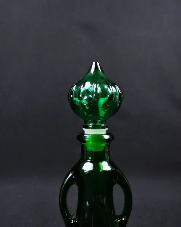 Illustration numéro 2 du produit Bouteille carafe génie en verre d'Empoli vert vintage années 70s