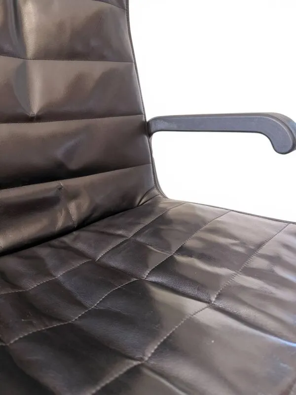 Illustration numéro 2 du produit Fauteuil de Bureau Richard Sapper pour Knoll - Cuir Noir Vintage