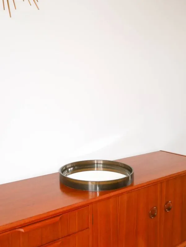 Illustration numéro 2 du produit Miroir casquette en plexi gris Made in France Modèle déposé, Design, 1970