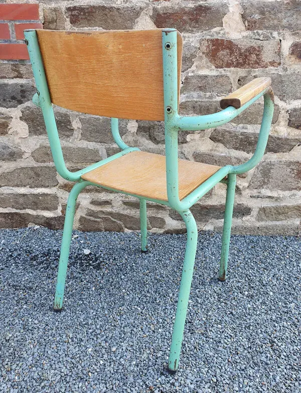 Illustration numéro 2 du produit Fauteuil accoudoir internat instituteur vintage années 50