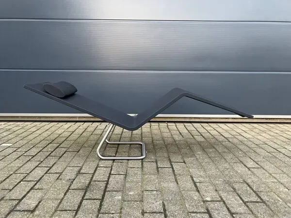 Illustration numéro 2 du produit Vitra MVS Lounge van Maarten van Severen 1999