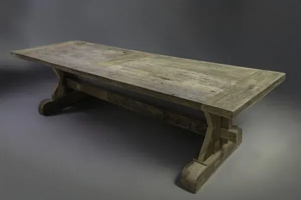 Illustration numéro 2 du produit Table à manger en chêne massif