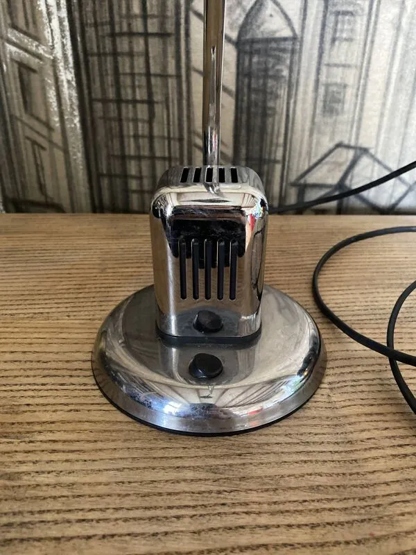 Illustration numéro 2 du produit Lampe de bureau Vrieland en métal chromé,1980