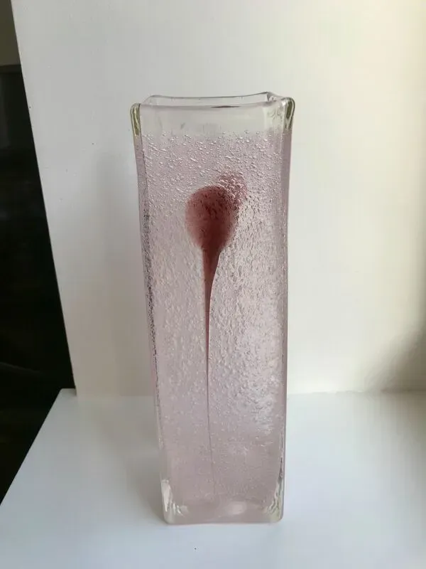 Illustration numéro 2 du produit vase en verre bullé soufflé rose et violet années 1960 1970