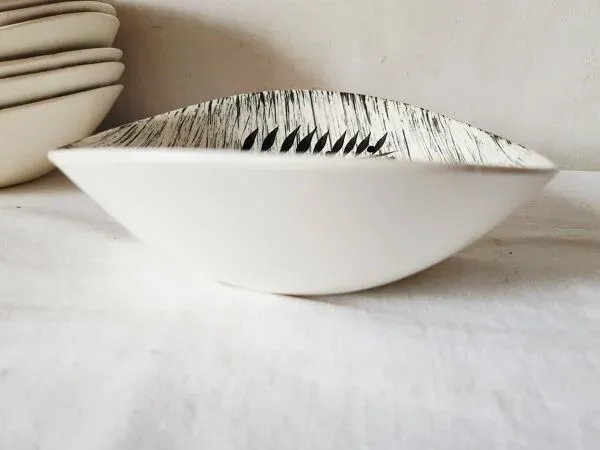 Illustration numéro 2 du produit Vintage french 1960s stalins tolede - toledo dessert bowls black olive leaf