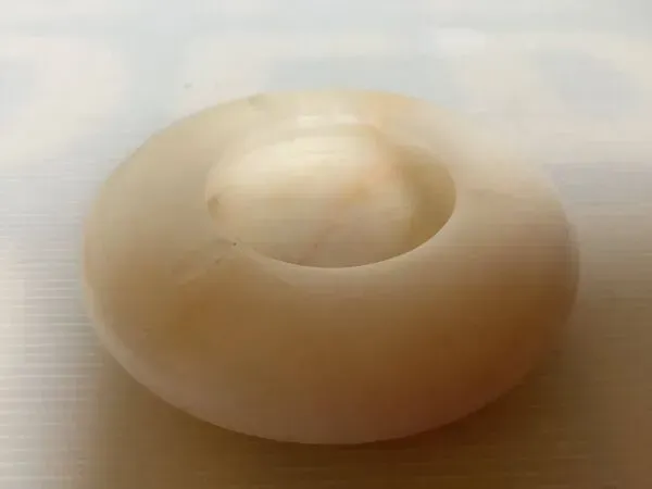 Illustration numéro 2 du produit Cendrier en albâtre