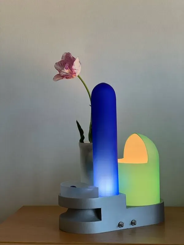 Illustration numéro 2 du produit Lampe de table “Rimorchiatore” par Gae Aulenti pour Fontana Arte