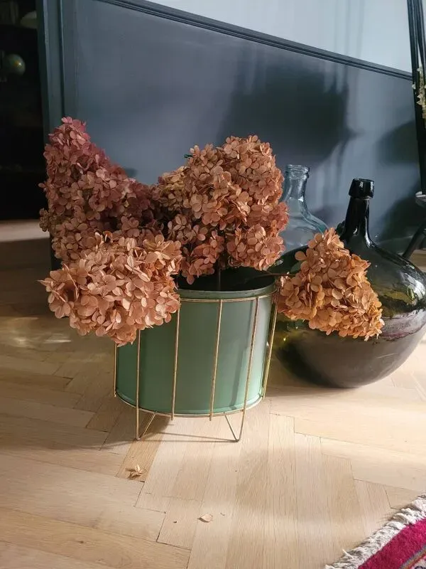 Illustration numéro 2 du produit Cache-pot porte-plante vintage