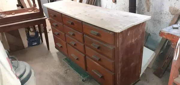 Illustration numéro 2 du produit Meuble à tiroir d'épicerie