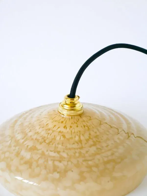 Illustration numéro 2 du produit Suspension en verre Clichy jaune, 1930