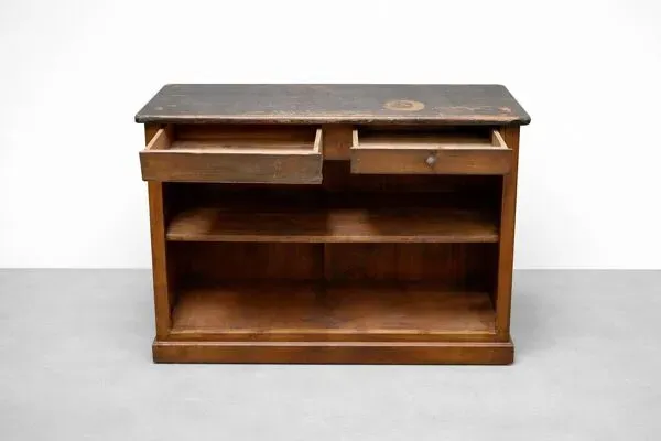 Illustration numéro 2 du produit Comptoir ancien en bois, fin XIXe-début XXe siècle