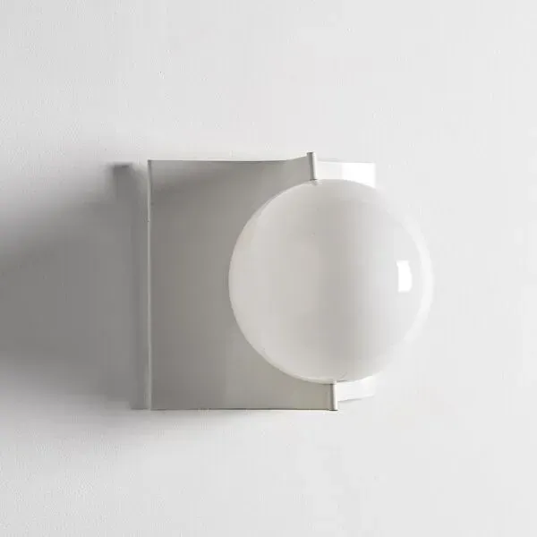 Illustration numéro 2 du produit Applique en verre opalin, circa 1970