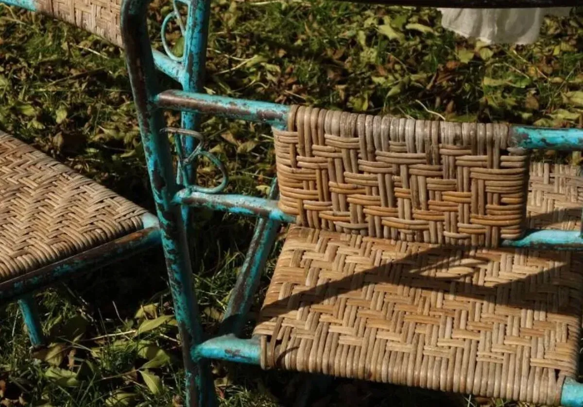 Illustration numéro 2 du produit Wrought iron and rattan garden chairs