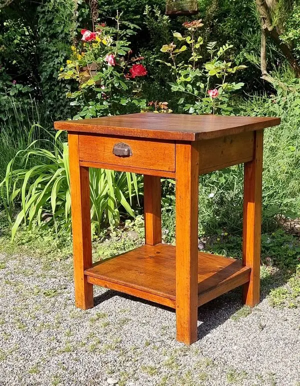 Illustration numéro 2 du produit Table d'atelier ou de métier en bois ancien