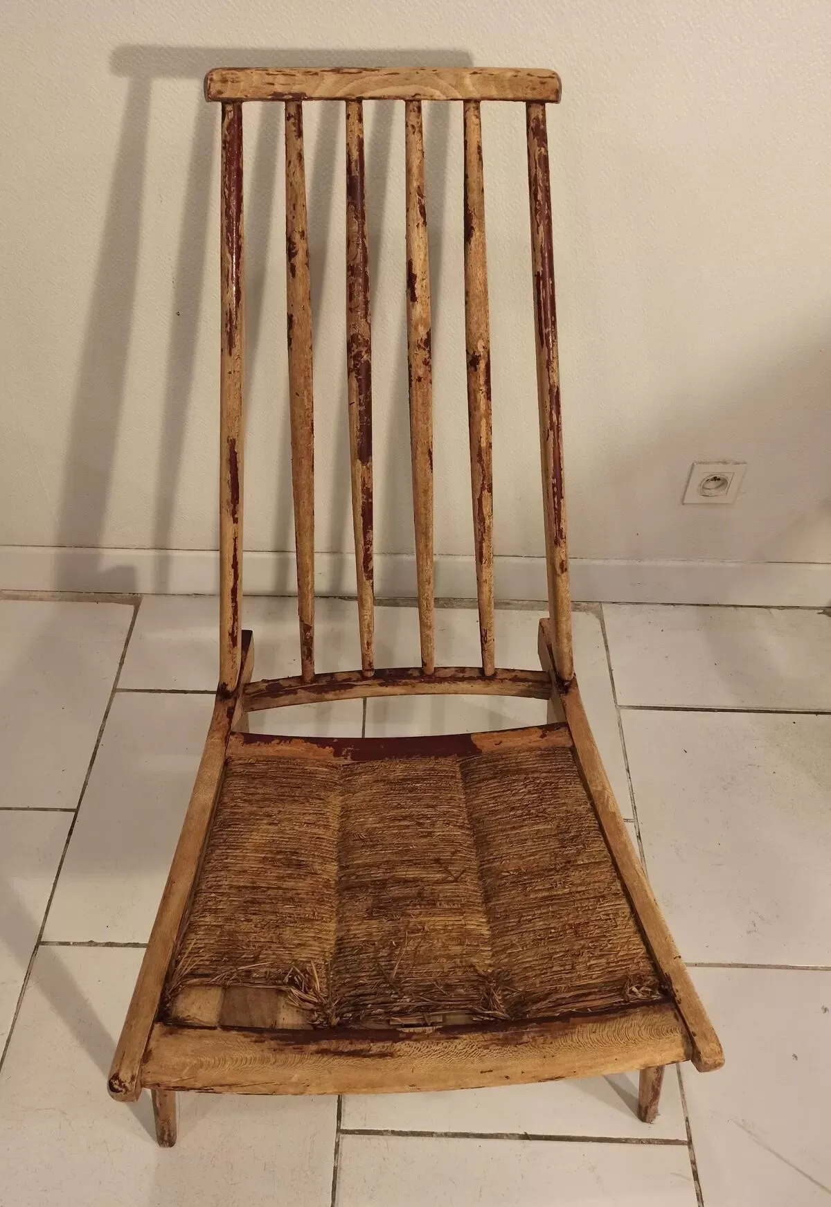 Illustration numéro 2 du produit Fauteuil chaise vintage en bois